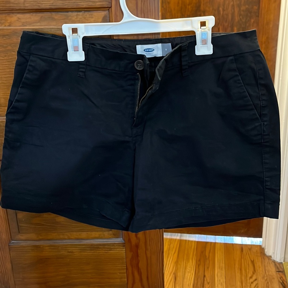 Black everyday chino shorts